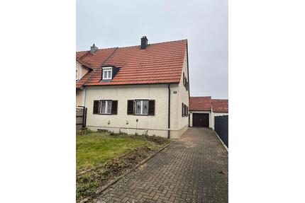 Charmante Doppelhaushälfte mit Atelier-Nebengebäude - Töging am Inn