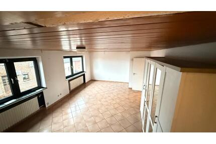 7-Zimmer Wohnung auf zwei Ebene zu vermieten.. In Elsdorf Nieder