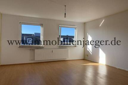 Zwischen Berner Au und 6 min Fußnähe EKZ Farmsen - großzügige Dachwohnung mit Weitblick - 4.OG - Hamburg Farmsen-Berne