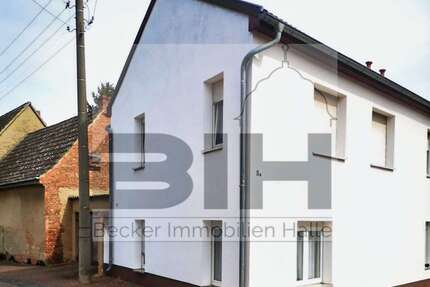 Haus zum Kaufen in Arnstein 250.000,00 € 192 m²