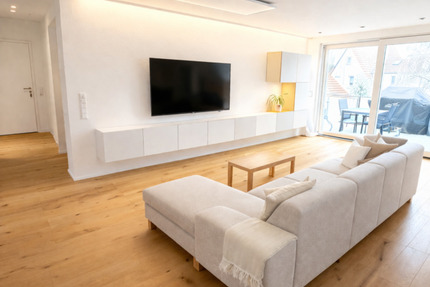 Helle Niedrigernergie (A+) 4,5-Zi.-Wohnung mit TG Stellplatz - Nürtingen