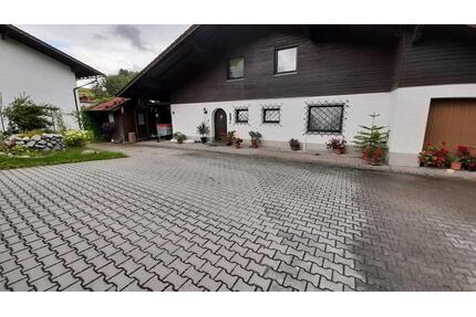 Mehrfamilienhaus in Lohberg - 850.000,00&nbsp;EUR Kaufpreis, ca.&nbsp; 310,00&nbsp;m&sup2; in Lohberg (PLZ: 93470)