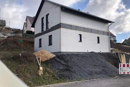 Keine Käuferprovision - Charmantes Ein- oder Zweifamilienhaus in Maßbach - Zwangsversteigerung