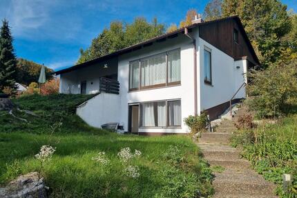 Exklusives Wohnen in Aussichtslage: Großzügiges Einfamilienhaus - Velden