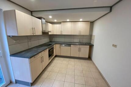 2-Zimmer-Wohnung mit Küche, Terrasse + Garage - Schonungen Forst