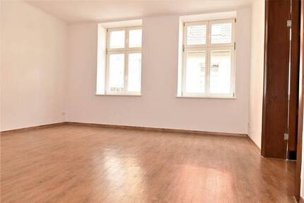 Lichtdurchflutete 3- Raumwohnung mit zwei Bädern und Balkon - Stralsund Altstadt
