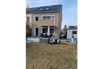 Kernsaniertes Reiheneckhaus mit großem Grundstück Seespitze - Schwaig Bei Nürnberg