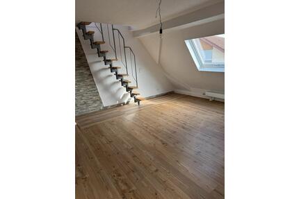 5 Zimmer Wohnung Siegelsbach - 1.100,00&nbsp;EUR Kaltmiete, ca.&nbsp; 109,00&nbsp;m&sup2; in Cleebronn (PLZ: 74389)