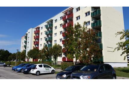 ++ 3 Zimmer zum Wohlfühlen ++ - 390,00&nbsp;EUR Kaltmiete, ca.&nbsp; 65,80&nbsp;m&sup2; in Stralsund (PLZ: 18437) Langendorfer Berg