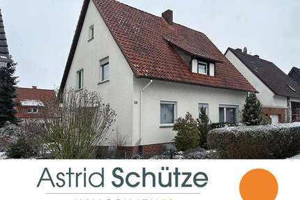 Haus zum Kaufen in Halle 275.000,00 € 109.33 m²