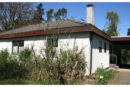 Haus zum Kaufen in Laaber-Waldetzenberg 690.000,00 € 297 m²