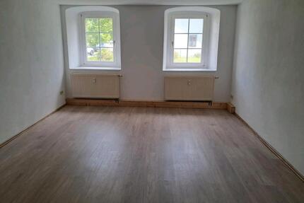 schöne ruhige EG 2- Raumwohnung im Grünen - Großschirma