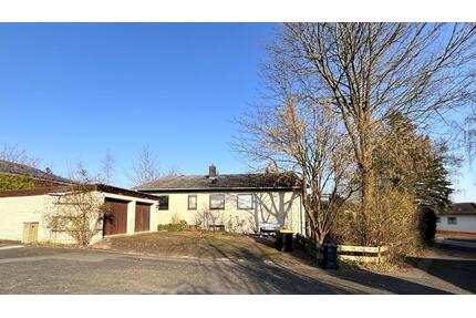 EINFAMILIENHAUS MIT EINLIEGERWOHNUNG & GROSSEM GRUNDSTÜCK - Immenhausen