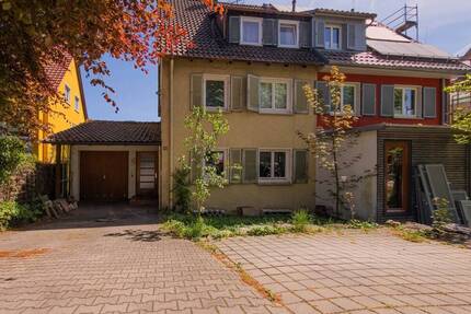 Zweifamilienhaus als Doppelhaushälfte in Esslingen, Stadtteil Oberesslingen