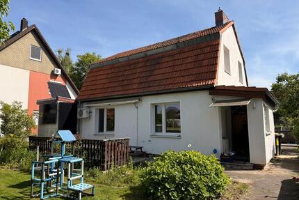 Freistehendes Einfamilienhaus zu verkaufen - Bezugsfrei ab sofort - Berlin Neukölln