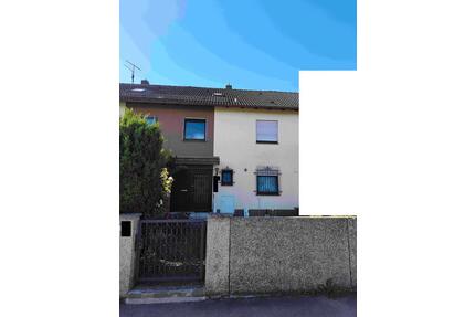 Reihenmittelhaus mit 4 Zimmern in Augsburg