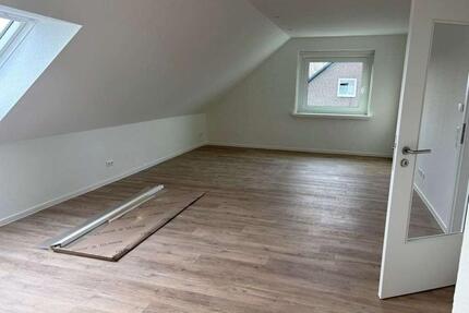 Erstbezug nach Modernisierung: Große 3-Zimmer-Whg. mit EBK & Fußbodenheizung! - Neustadt am Rübenberge