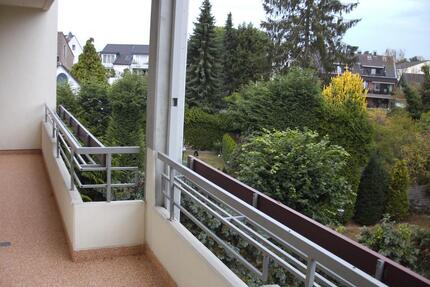 schöne 3 12-Raum Wohnung in 40882 Ratingen-Ost mit Grünblick