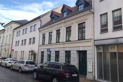 Renovierte 3 Zimmer-Wohnung mit Balkon in der Münzstraße zu mieten! - Schwerin Schelfstadt