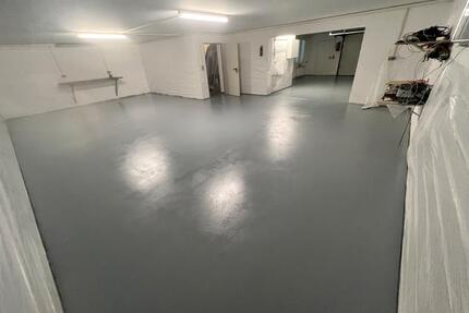 Lagerhalle Garage Werkstatt mit Büro und Bad zu vermieten - Sankt Katharinen