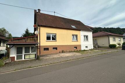 1-2 Familienhaus in ruhiger Lage - Beckingen Erbringen