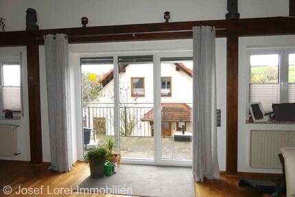 Große Maisonettenwohnung mit Kaminofen, Balkon und toller Aussicht - Schlitz