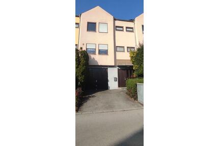 Reihenmittelhaus ca. 130 m² Wohnfläche mit Garage in Friedberg