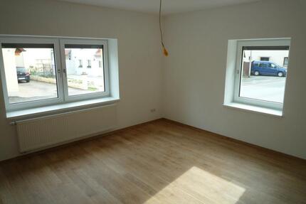 Komplettrenovierte 3 Zimmerwohnung (Erdgeschoss) - Erstbezug - Eggolsheim