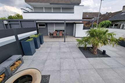 Haus zum Kaufen in Kaarst 1.090.000,00 € 285 m²