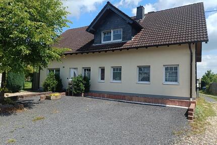 Großzügiges Einfamilienhaus in bevorzugter Ortsrandlage - Asbach