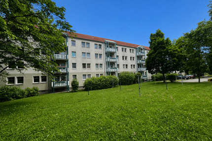 Wohnkomfort in gepflegtem Umfeld | Sanierte 3 RW mit Balkon und inkl. EBK - Zwickau Eckersbach