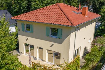 Moderne Stadtvilla in Potsdam-Groß Glienicke (Ortskern)