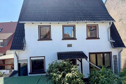 Freistehendes Einfamilienhaus in Schwanheim mit Garten - Bensheim