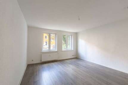 Wohnung zum Mieten in Zeitz 301,00 € 51.8 m²