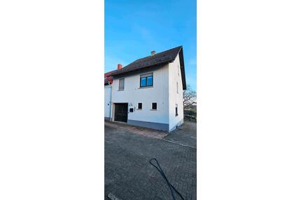 Einfamilienhaus zur Miete - 750,00&nbsp;EUR Kaltmiete, ca.&nbsp; 100,00&nbsp;m&sup2; in Lauterecken (PLZ: 67742)