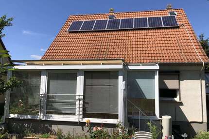 Haus zum Kaufen in Apolda OT Oberroßla 260.000,00 € 130.53 m²