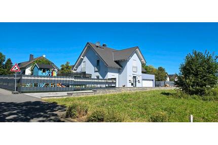 Einfamilienhaus mit Glasfaser, Solarthermie, Holzofen XXL Garage - Nentershausen