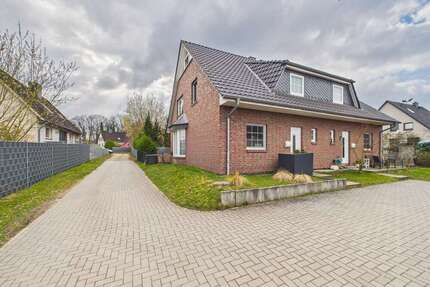 Haus zum Kaufen in Barnstedt 849.000,00 € 295.08 m²