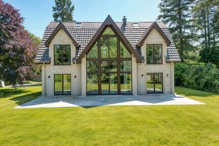 Haus zum Kaufen in Kleinmachnow 2.490.000,00 € 420 m²
