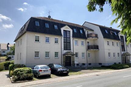 ab 01.07.26! Fraureuth, schöne 2-Zimmer Erdgeschosswohnung mit Balkon, Stellplatz optional