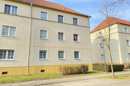 3 Raumwohnung-in Sanierung - 376,00&nbsp;EUR Kaltmiete, ca.&nbsp; 56,00&nbsp;m&sup2; in Bitterfeld-Wolfen (PLZ: 06749)