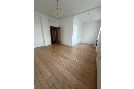 Schöne Wohnung mit Balkon in Weißenfels