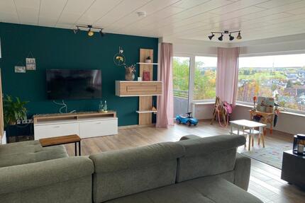 Großzügiges Familienzuhause, 220 m² Wohnung; Balkone und Garage - Wimsheim