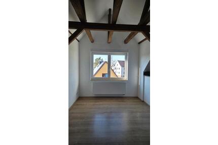 3 Raum Wohnung im Dachgeschoss in 06667 Großkorbetha - Weißenfels