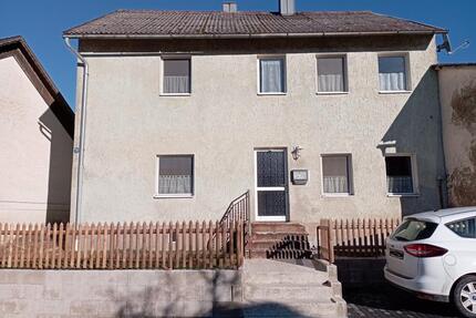Ruhig gelegenes Einfamilienhaus mit neuer Pelletheizung - Neukirchen-Balbini