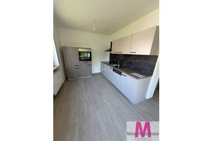 Helle neu renovierte 4- Zimmer Wohnung inkl neuer EBK mit Terrasse - Katzwang