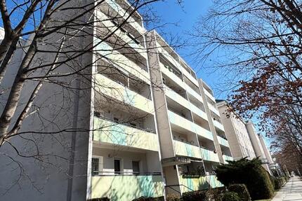 Nähe Uni: frisch renovierte 4-Zi.-Whg. mit Südbalkon & Gäste-WC - Dresden Plauen