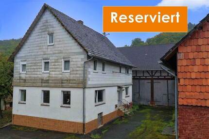 Viel Platz, viele Möglichkeiten, günstiger Preis - Resthof mit großem Grundstück in ruhiger Lage - Sontra Stadthosbach