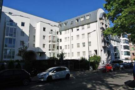 Direkt am Fürther Stadtpark: 2-Zimmer-Wohnung mit kleiner Terrasse zu vermieten!