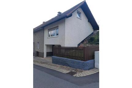 Haus in Malsfeld zu verkaufen - 139.000,00&nbsp;EUR Kaufpreis, ca.&nbsp; 166,00&nbsp;m&sup2; in Malsfeld (PLZ: 34323)